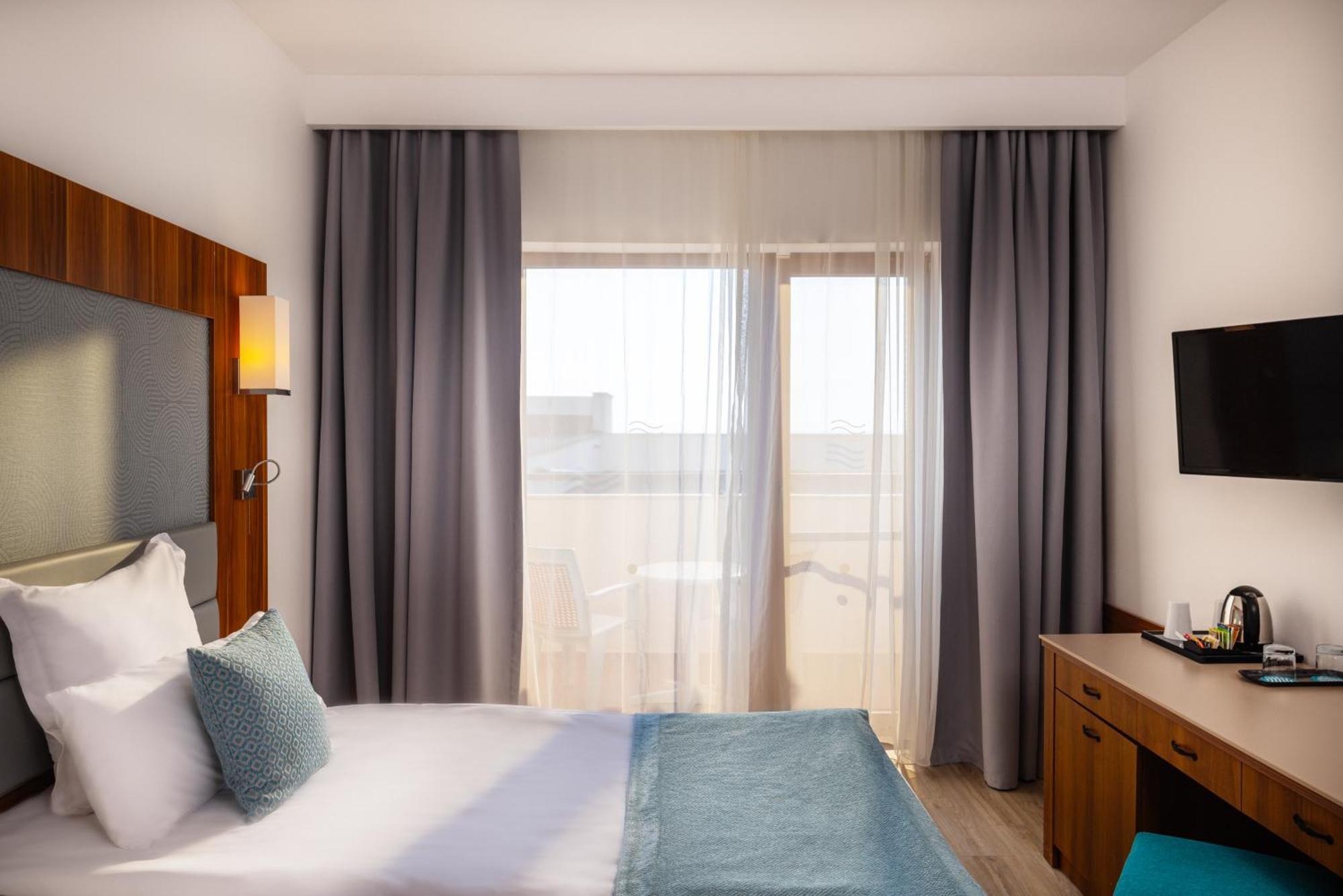 Alua Helios Bay Hotel Obzor Kültér fotó